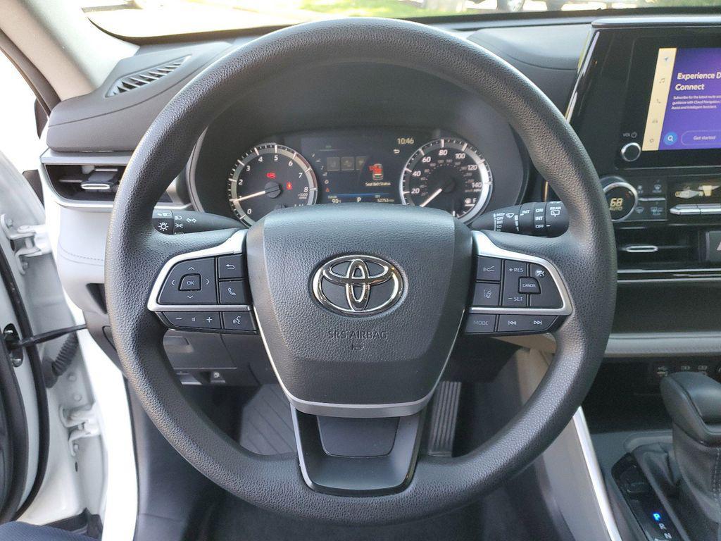 used 2023 Toyota Highlander car, priced at $31,327