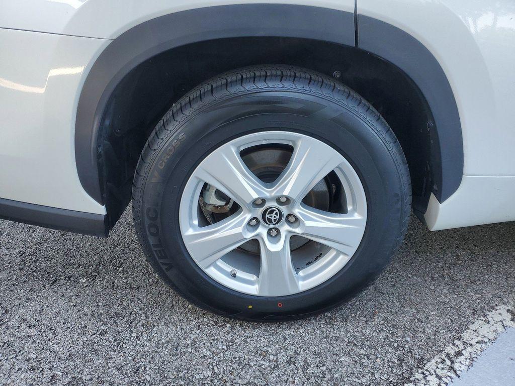 used 2023 Toyota Highlander car, priced at $31,327