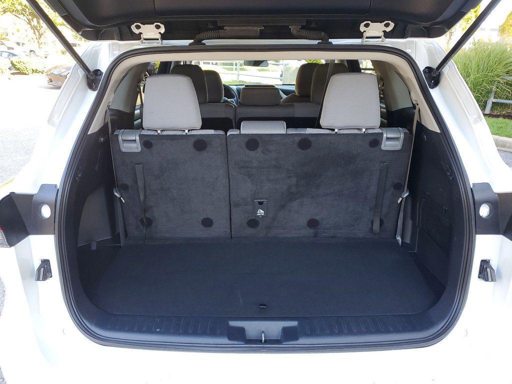 used 2023 Toyota Highlander car, priced at $31,327