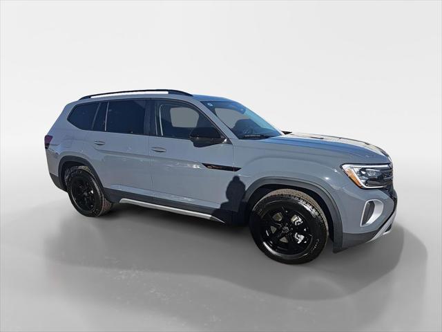 new 2025 Volkswagen Atlas car, priced at $47,531