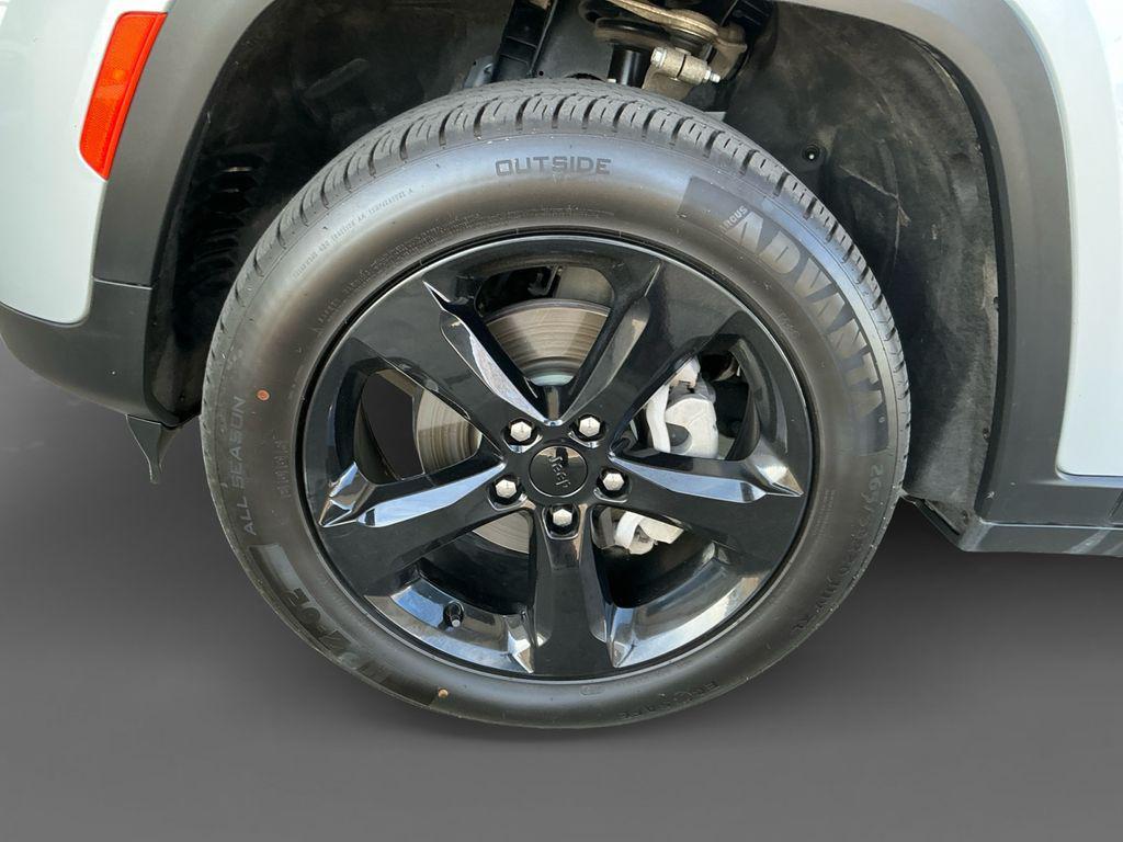 used 2023 Jeep Grand Cherokee car, priced at $30,998