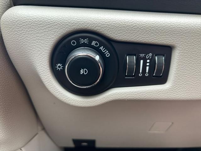 used 2023 Chrysler Pacifica car, priced at $23,914
