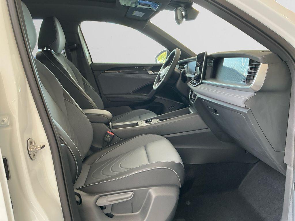 new 2025 Volkswagen Tiguan car, priced at $39,796