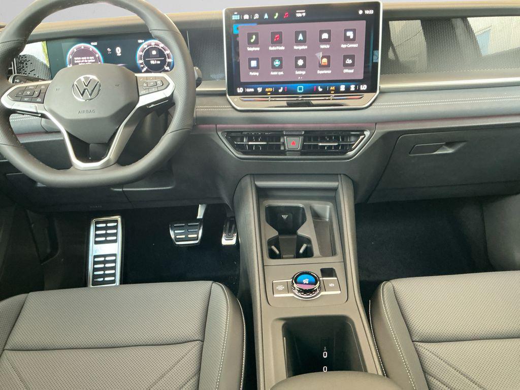 new 2025 Volkswagen Tiguan car, priced at $39,796