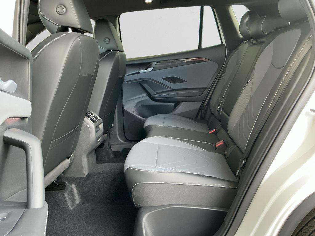 new 2025 Volkswagen Tiguan car, priced at $39,796