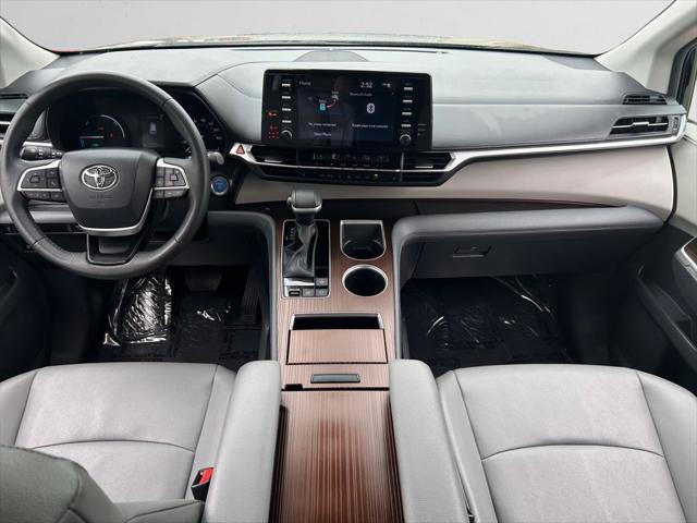 used 2024 Toyota Sienna car, priced at $44,684