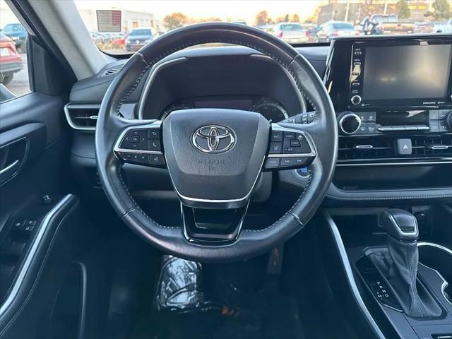 used 2021 Toyota Highlander car, priced at $34,392