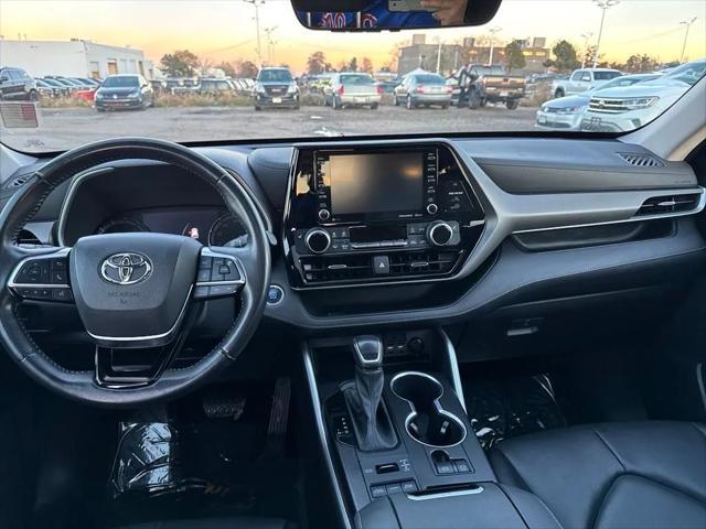 used 2021 Toyota Highlander car, priced at $34,392