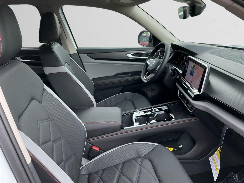 new 2025 Volkswagen Atlas car, priced at $45,806