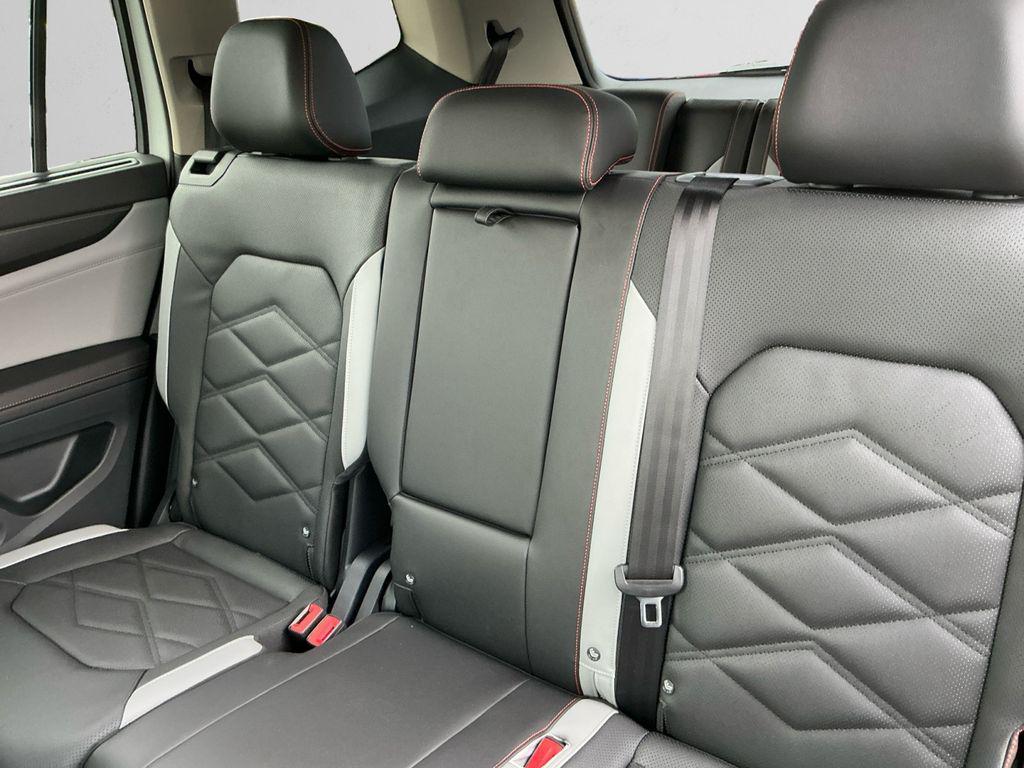 new 2025 Volkswagen Atlas car, priced at $45,806