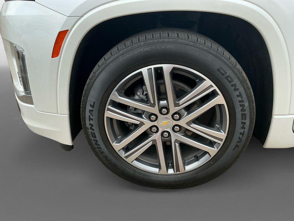 used 2022 Chevrolet Traverse car, priced at $34,596