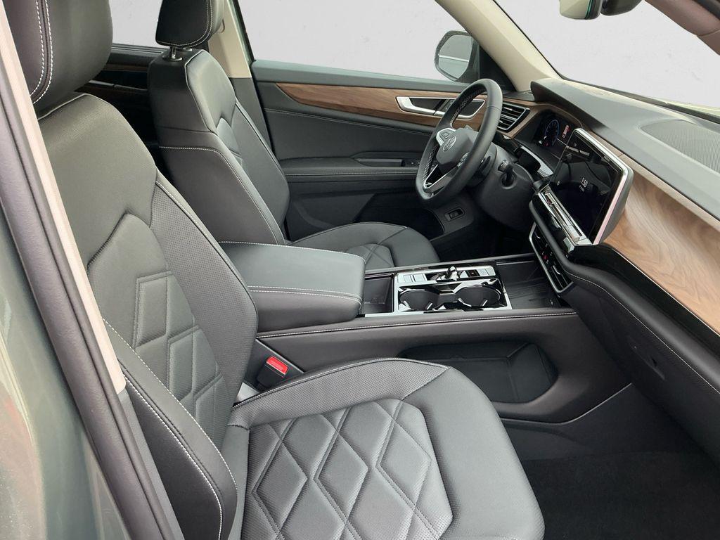 new 2025 Volkswagen Atlas car, priced at $44,815