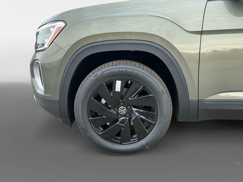 new 2025 Volkswagen Atlas car, priced at $44,815