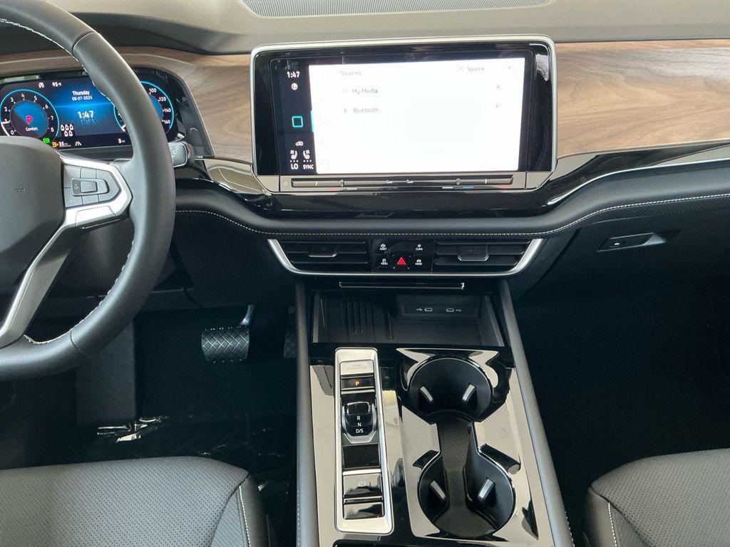 new 2025 Volkswagen Atlas car, priced at $45,312