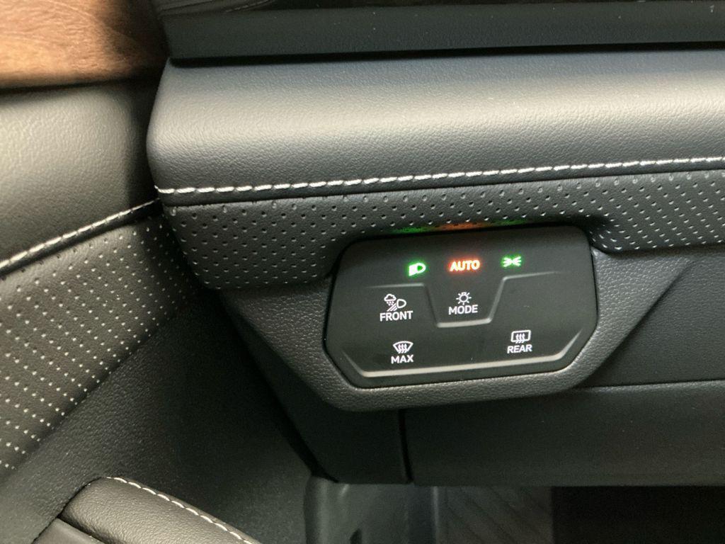 new 2025 Volkswagen Atlas car, priced at $45,312