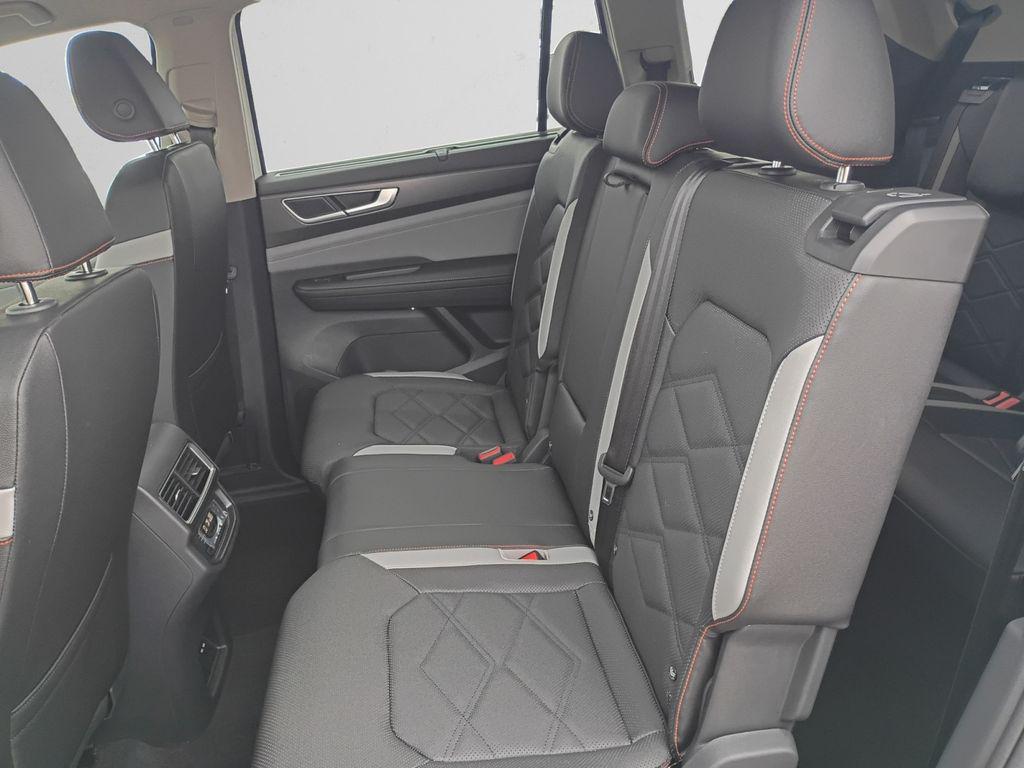 new 2025 Volkswagen Atlas car, priced at $45,806