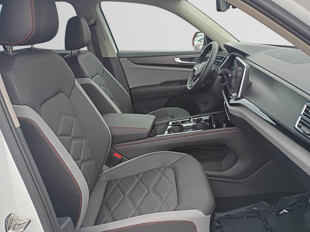 new 2025 Volkswagen Atlas car, priced at $45,806