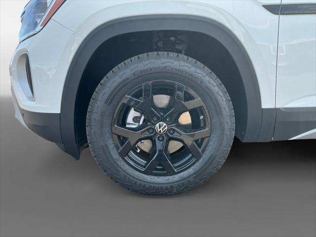 new 2025 Volkswagen Atlas car, priced at $47,076