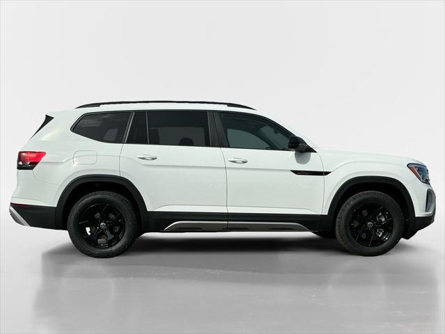 new 2025 Volkswagen Atlas car, priced at $47,076