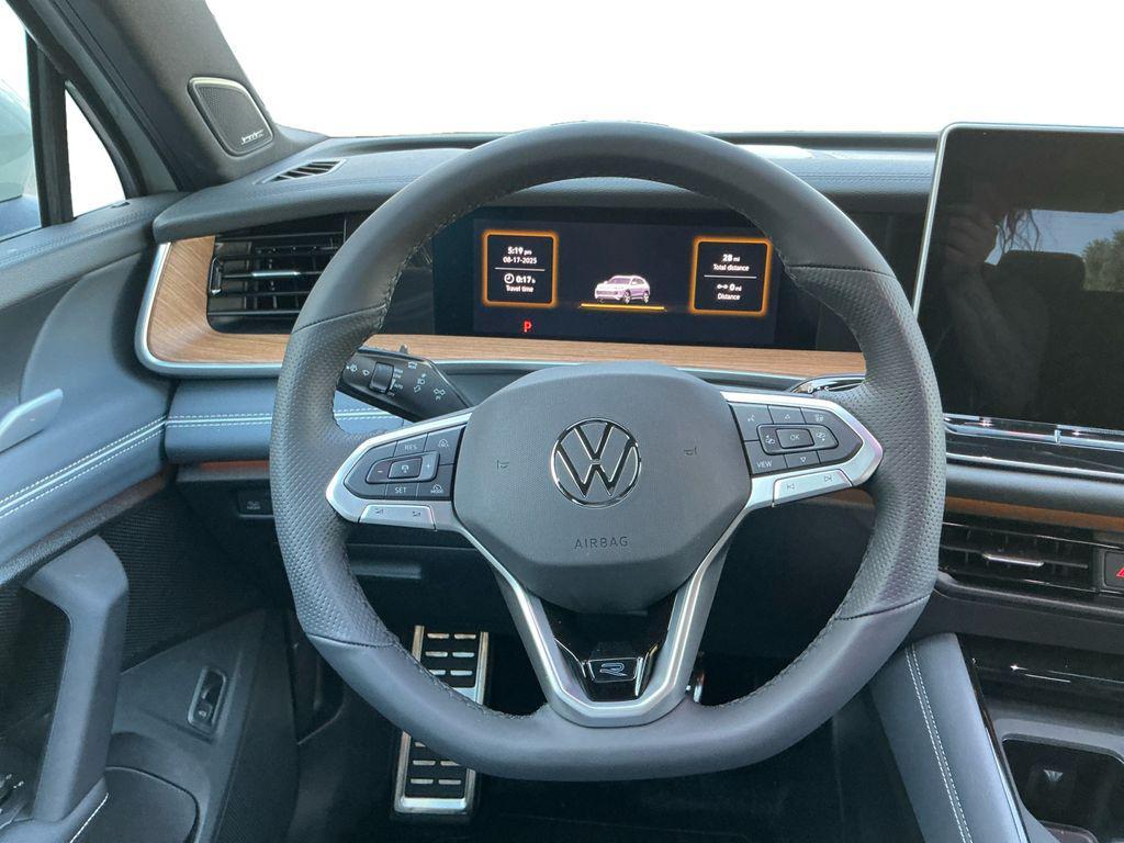 new 2025 Volkswagen Tiguan car, priced at $43,623