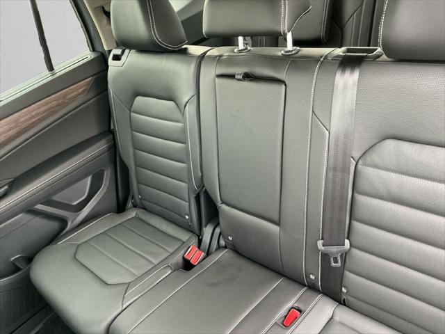 new 2025 Volkswagen Atlas car, priced at $51,076