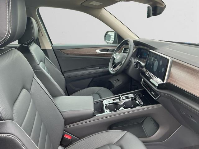 new 2025 Volkswagen Atlas car, priced at $51,076