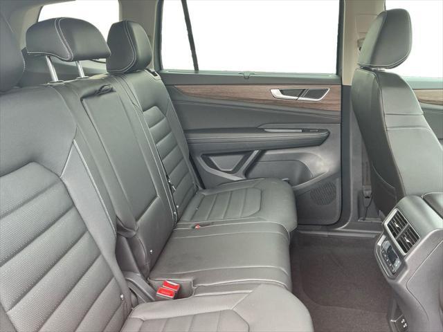 new 2025 Volkswagen Atlas car, priced at $51,076
