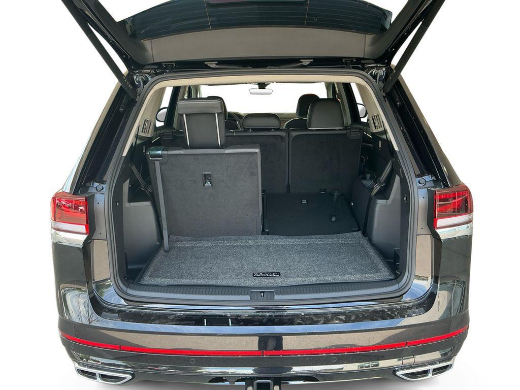 new 2025 Volkswagen Atlas car, priced at $52,356