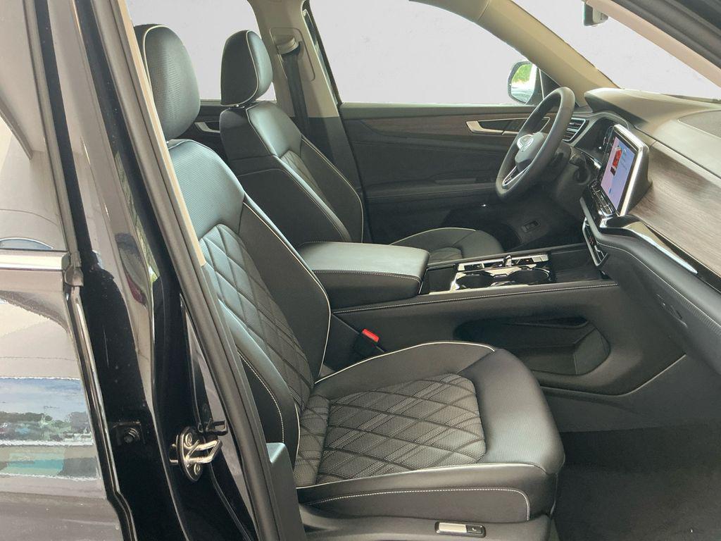 new 2025 Volkswagen Atlas car, priced at $52,356