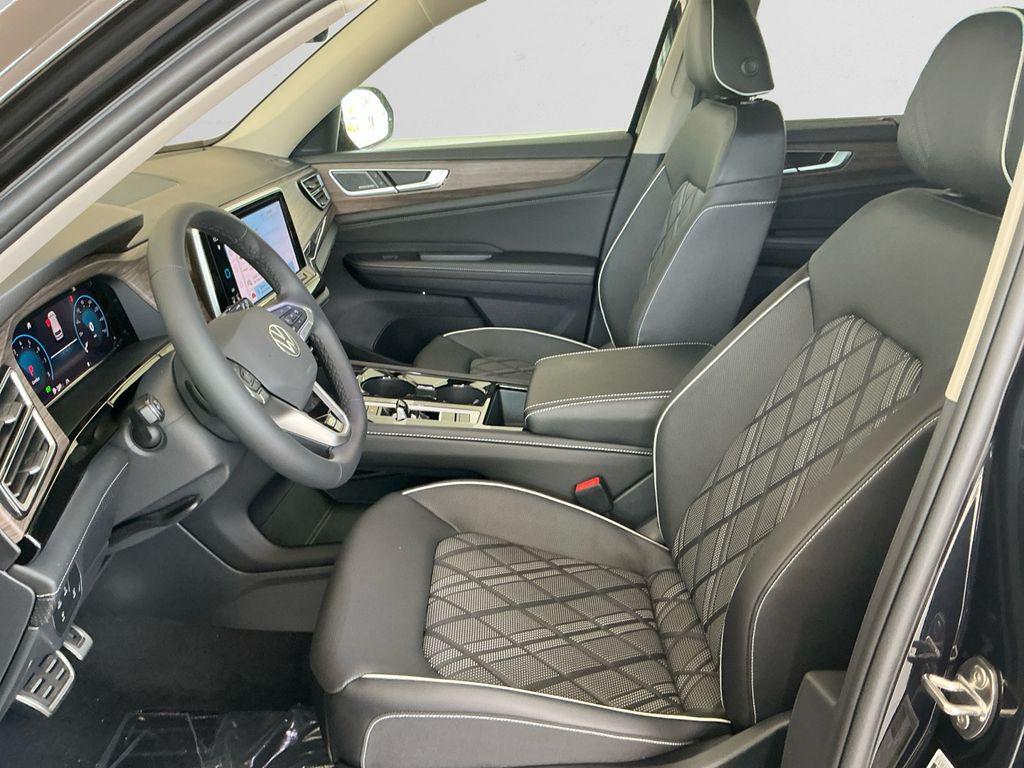 new 2025 Volkswagen Atlas car, priced at $52,356