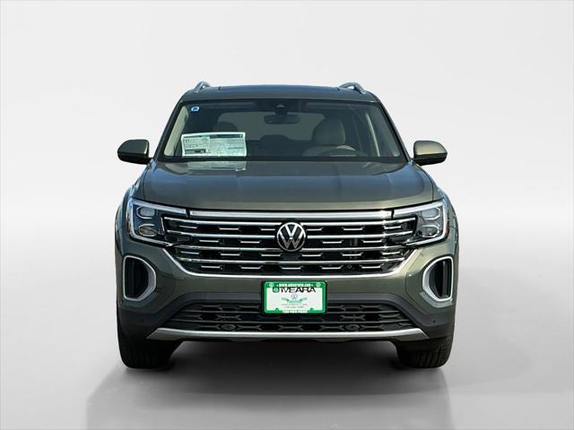new 2025 Volkswagen Atlas car, priced at $49,021
