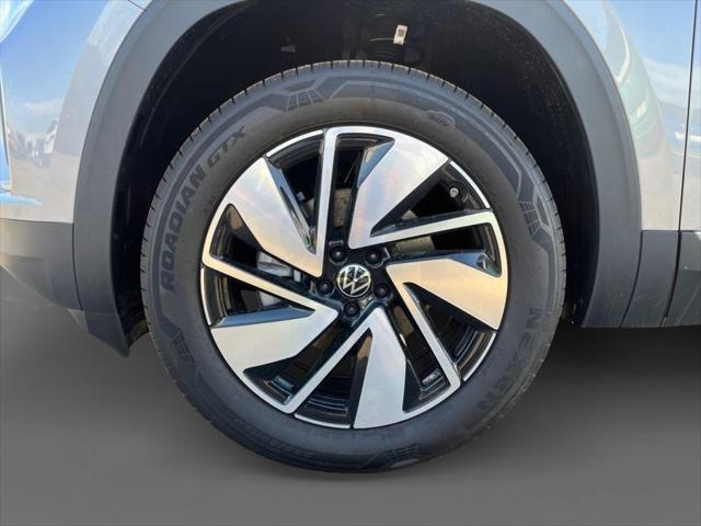new 2025 Volkswagen Atlas car, priced at $50,621