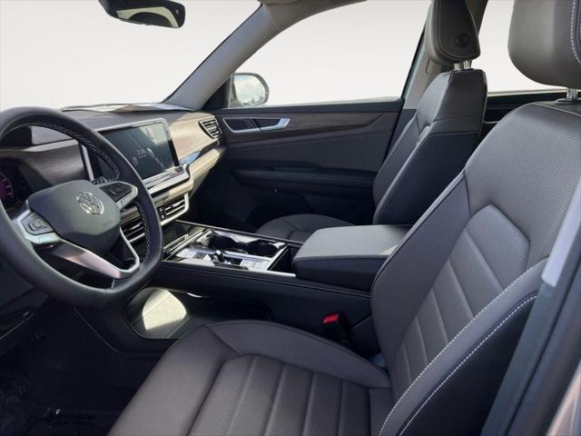 new 2025 Volkswagen Atlas car, priced at $50,621