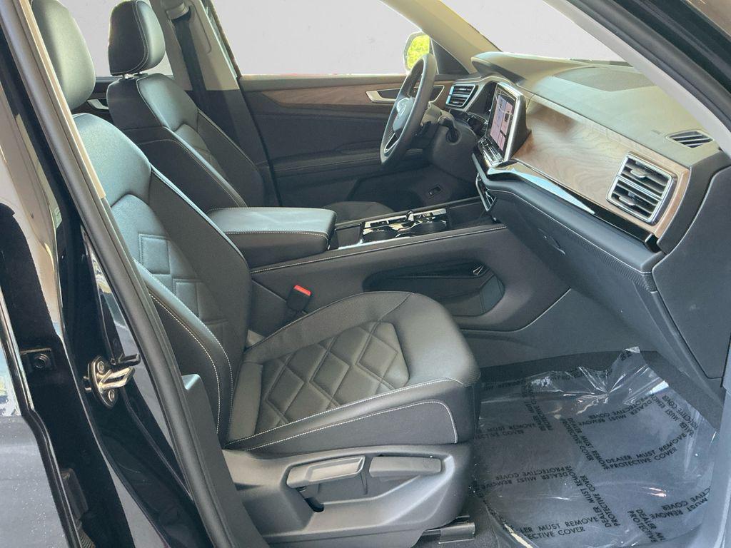 new 2025 Volkswagen Atlas car, priced at $43,250