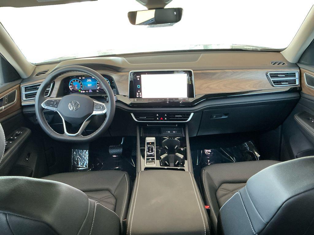 new 2025 Volkswagen Atlas car, priced at $43,250