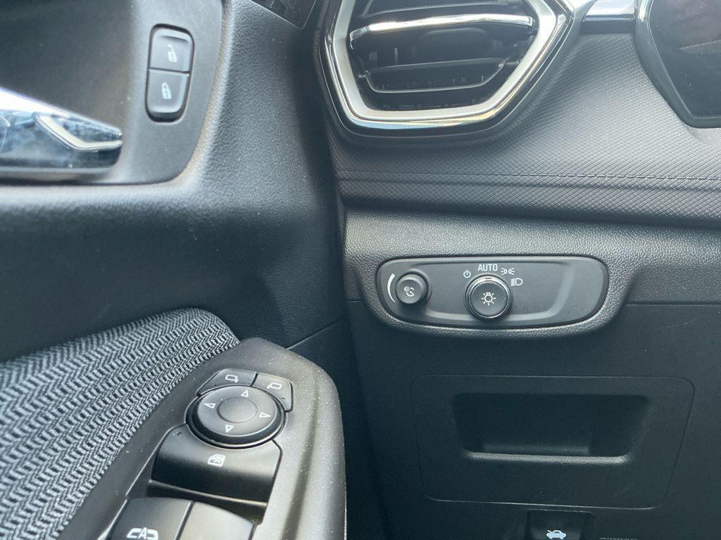 used 2025 Chevrolet TrailBlazer car, priced at $22,985