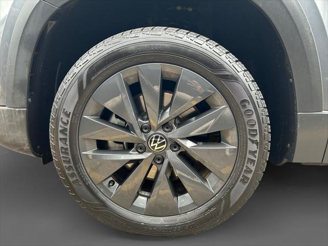 used 2024 Volkswagen Taos car, priced at $20,905