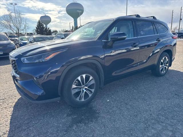 used 2022 Toyota Highlander car, priced at $38,398