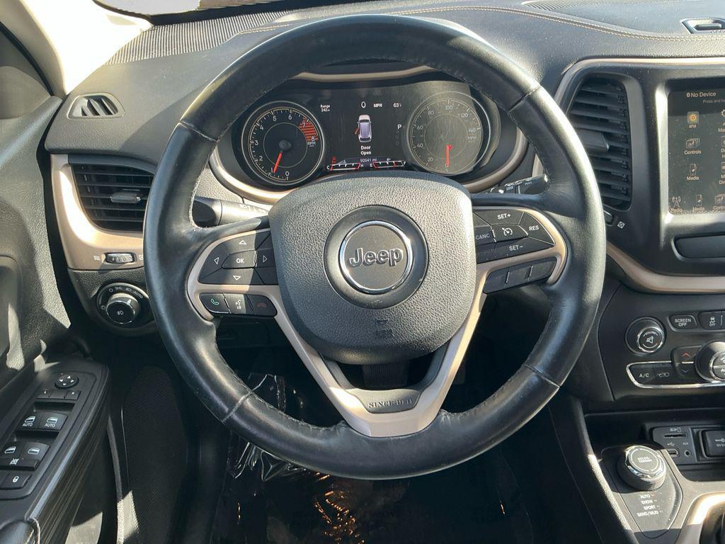 used 2017 Jeep Cherokee car, priced at $13,485