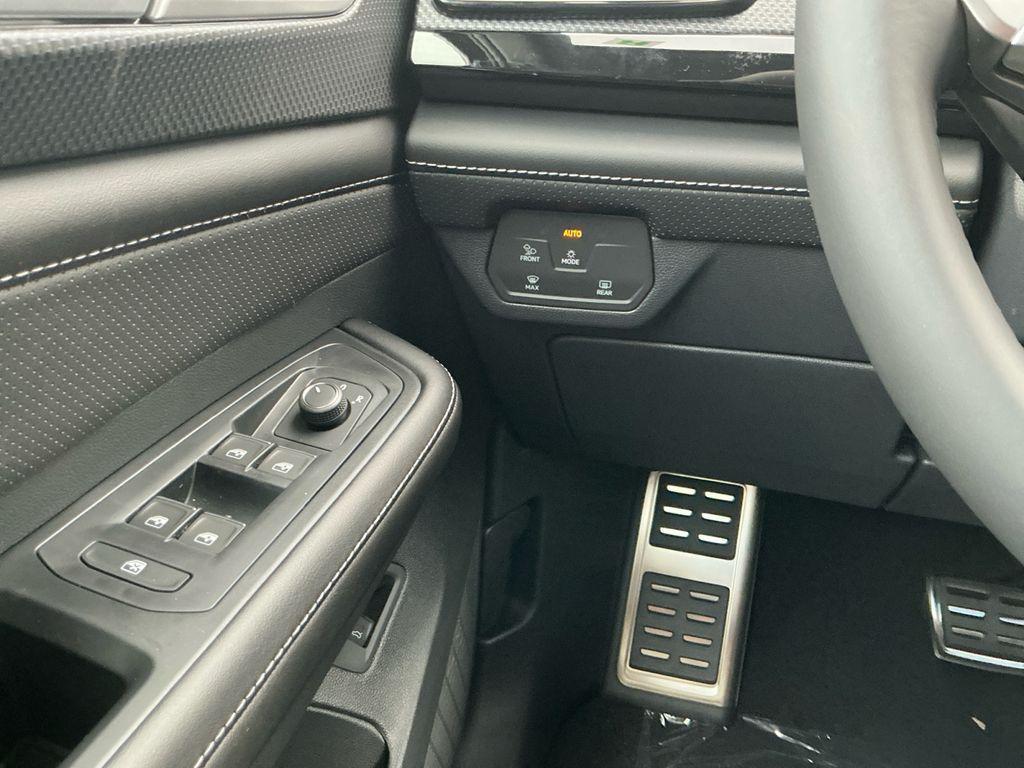 new 2026 Volkswagen Atlas Cross Sport car, priced at $52,583