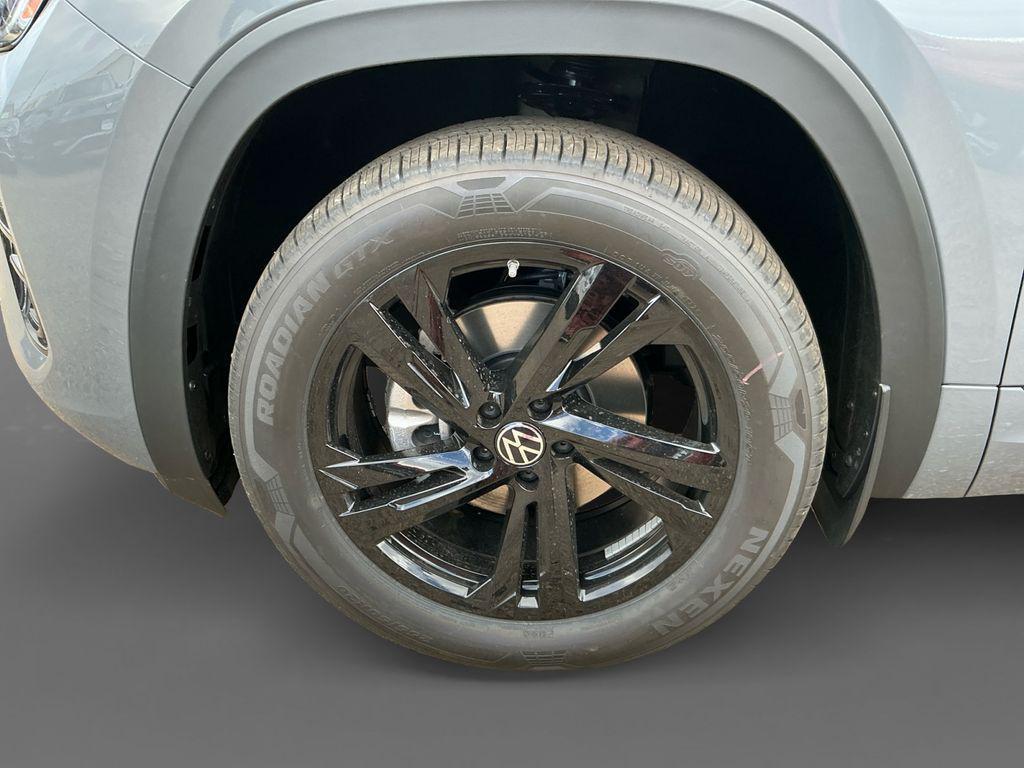 new 2026 Volkswagen Atlas Cross Sport car, priced at $52,583