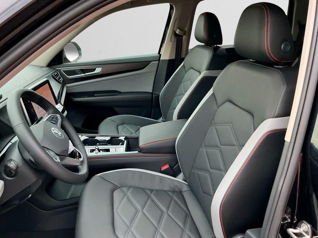 new 2025 Volkswagen Atlas car, priced at $45,806