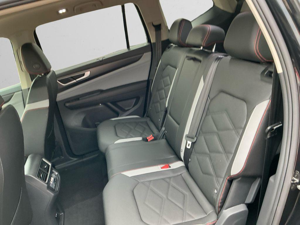 new 2025 Volkswagen Atlas car, priced at $45,806