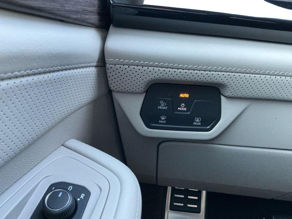 new 2026 Volkswagen Atlas car, priced at $57,349