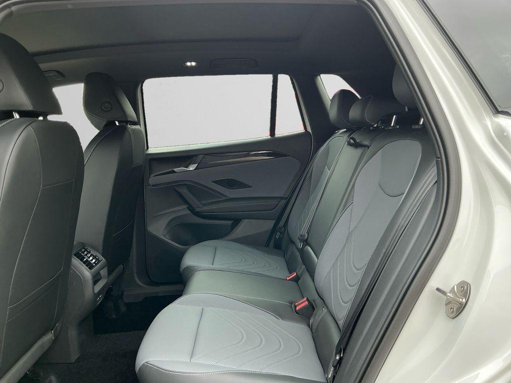 new 2025 Volkswagen Tiguan car, priced at $38,279