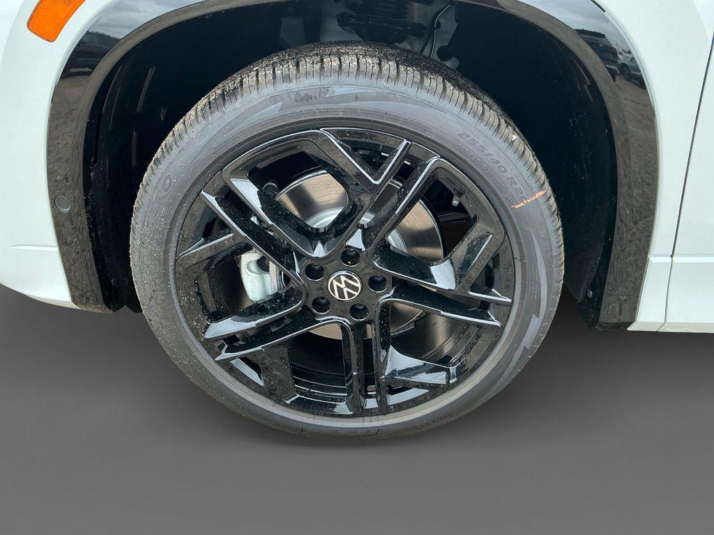 new 2025 Volkswagen Tiguan car, priced at $38,279