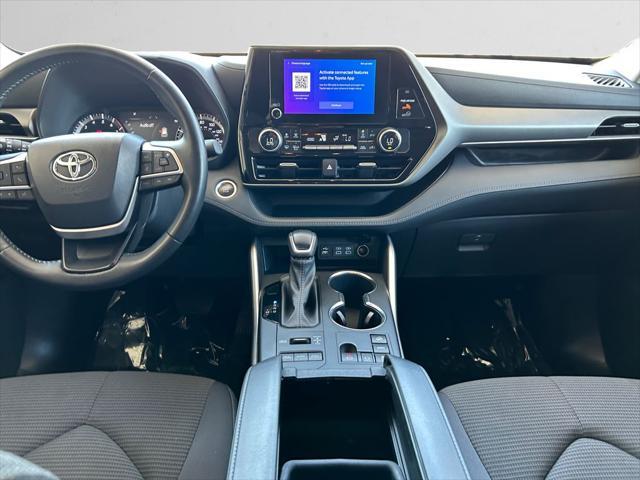 used 2024 Toyota Highlander car, priced at $35,893