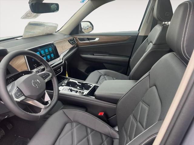 new 2025 Volkswagen Atlas car, priced at $47,010