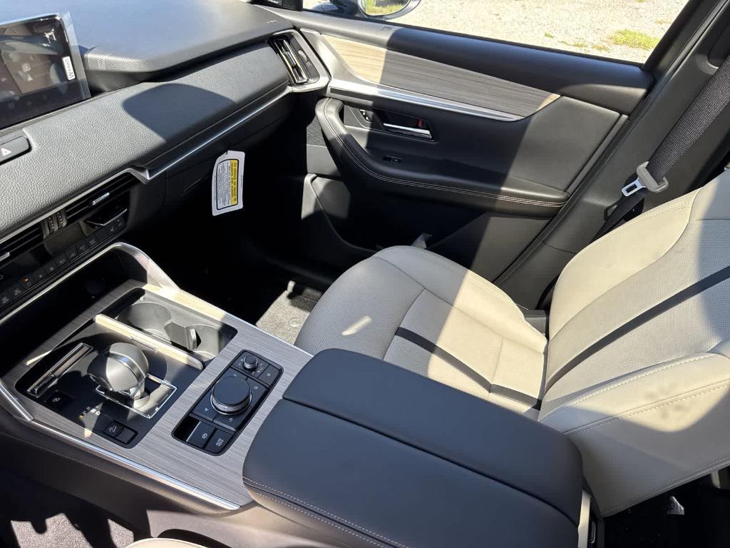 new 2025 Mazda CX-90 PHEV car, priced at $55,182