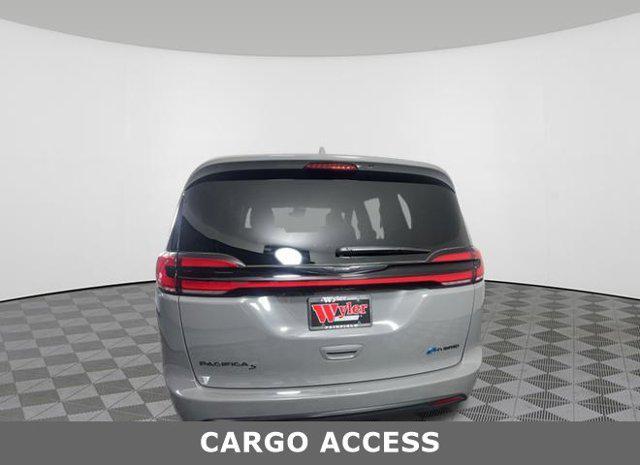 used 2022 Chrysler Pacifica Hybrid car, priced at $30,427